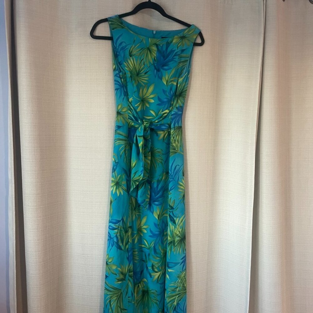 NWOT Tropical Wrinkle Free Resortwear Sleeveless Dress w/Sash